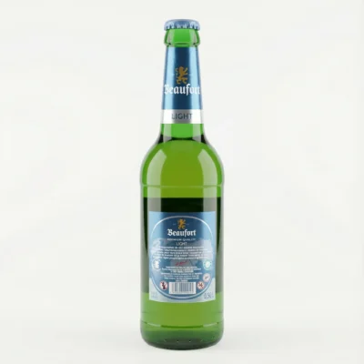 Vue de arrière de la BIERE EN BOUTEILLE BEAUFORT LIGHT 65CL, une bouteille en verre vert avec son étiquette bleue.