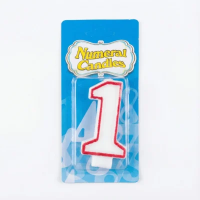 BOUGIE D'ANNIVERSAIRE HAPPY BIRTHDAY 1.2.3... MULTI COLOR n°1 blanc et rouge, sur son emballage bleu, vue de dessus.