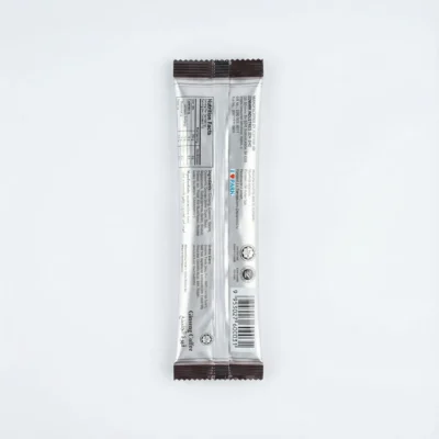 Vue de arrière du sachet rectangulaire argenté et brun du CAFE EDMARK GINSENG COFFEE 18G, avec ses informations produit.