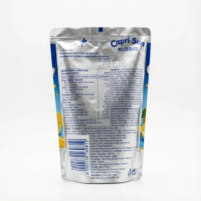 Vue arrière du sachet souple métallisé de CAPRI SUN MULTI FRUIT 200 ML affichant les informations nutritionnelles.