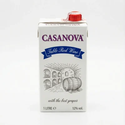 Brique de vin rouge de table CASANOVA 1L en vue de face, avec un bouchon rouge et une illustration de chai sur son carton blanc.