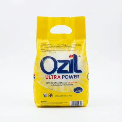 Vue de dessus du sachet jaune du DETERGENT OZIL ULTRA POWER 450G, un emballage souple en plastique avec logo bleu et poignée.