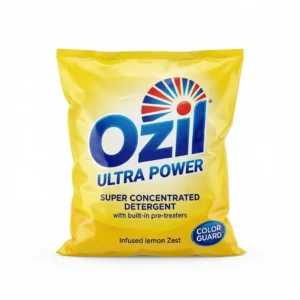 Vue de face du sachet souple jaune du DETERGENT OZIL ULTRA POWER 900G avec son logo bleu et rouge.