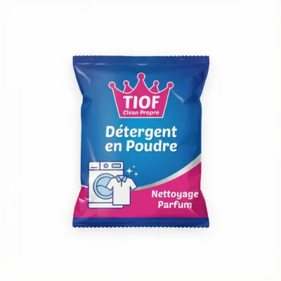 Sachet rectangulaire en plastique du détergent TIOF 25G, bleu et rose, photographié en vue de dessus sur un fond blanc.