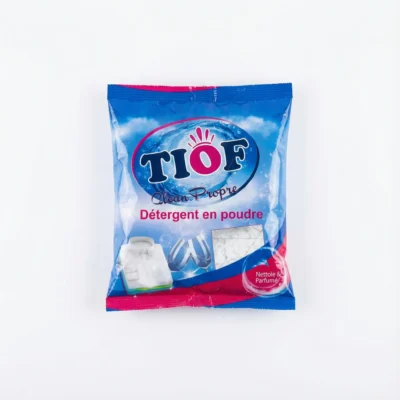 Vue de dessus du sachet rectangulaire bleu et rose du DETERGENT TIOF 450G sur un fond blanc.