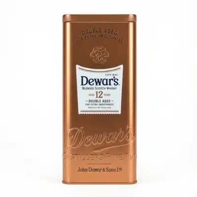 Vue de face de la boîte rectangulaire en métal cuivré du whisky DEWAR'S SPECIAL RESERVE BLENDED 75CL.