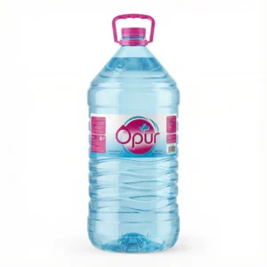 Vue de face de la bonbonne d'EAU MINERALE OPUR 10L en plastique bleu transparent avec son bouchon et sa poignée rose vif.