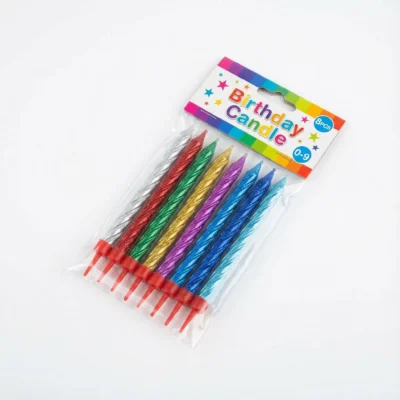 Vue de dessus du FEU D ARTIFICE GM PIECE : 8 bougies torsadées multicolores scintillantes dans leur emballage plastique.