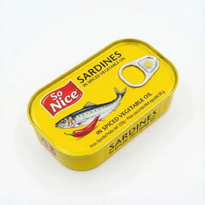 Vue de dessus de la conserve métallique rectangulaire jaune de SARDINE SO NICE PIMENTEE 125G, avec son couvercle à tirette.