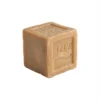 SAVON AZUR 400G, un bloc de savon cubique de couleur beige, présenté en vue de latérale sur fond blanc.