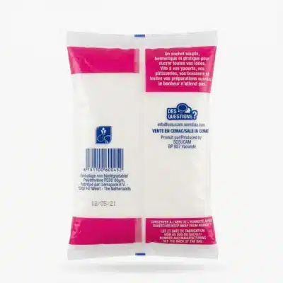 Vue arrière du sachet de SUCRE SOSUCAM 1kg BLANC, emballage plastique rectangulaire blanc et rose avec informations produit.
